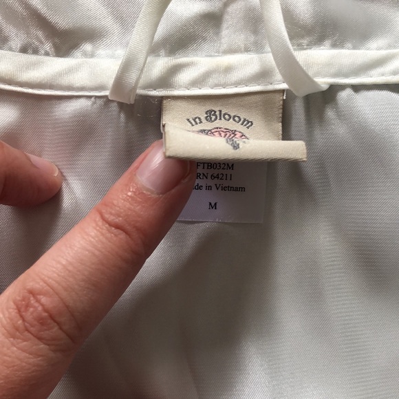 Bride Robe - Picture 5 of 9